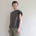 frill tops / gray