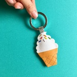 本革ソフトクリームのバッグチャーム