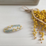 再販17【受注製作】刺繍パッチンピン「ミモザリース」