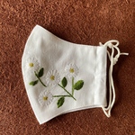 立体マスク　手刺繍　花柄f