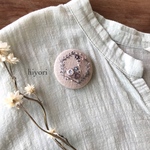 刺繍ブローチ
