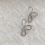 送料無料✴︎アレルギー対応✴︎再販♡silver petal half♡ピアス