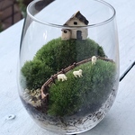 牧場と丘の上の家　苔テラリウム