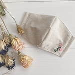 バラのワンポイント刺繍マスク