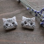 猫さんのお顔　ミニ刺繍ブローチ