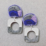 ash gray×square刺繍ピアス