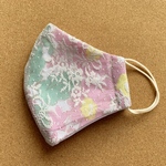 ふんわり涼し気なレース立体マスク。ピンクな花柄。大人レース。