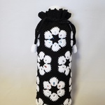 【再販】アフリカンフラワーモチーフ　ペットボトルカバー　モノトーン　黒X白