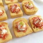 本物のパンでできた♡ピスタチオver.桜咲くアイスクリームトースト　ブローチ　（備考でマグネットに変更可能です）