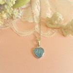 ルルドのマリアと聖女ベルナデッタ・メダイネックレス（blue）