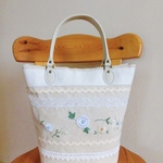 new!花たちの宴＊きれいめ刺繍のバケツ型トートバッグ