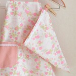 【1点もの】YUWAスイート いちご×ドット　三角巾　リバーシブル  