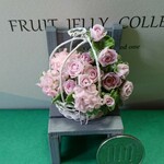 ミニチュアの花(ガーデン鳥かごピンクのアナベル&薔薇)
