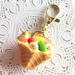フェイクスイーツ*フルーツ・ワッフルコーンカップ・チャーム*スイーツデコ