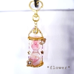 flower🌸hourglass⏳　ピンク系　キーホルダー
