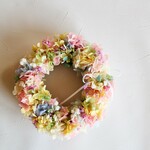 大人気❍ラッピング無料❍紫陽花とかすみ草の虹色リース#03☆プリザーブドフラワー