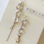 揺れるアルミとクリスタルのピアス　イヤリング変更可