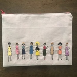 女の子の刺繍ポーチ