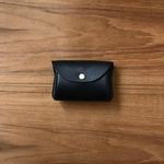 仕分けバッチリ　コロンとかわいい小さい革財布