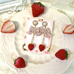 パールとリボンのイチゴのピアス（送料込み）