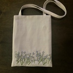 ヒナソウ刺繍の手提げ袋