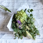 紫陽花守り（緑紫陽花ユーカリスワッグ）