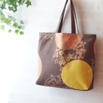 和柄の巾着付きトート　満月と萩　ブラウン