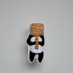 虚無僧パンダの刺繍ブローチ