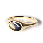 青と金の小宇宙・オーバルゴールドシーンサファイアK10リング【Pio by Parakee】Gold sheen sapphire