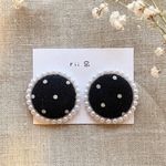くるみボタン　⚫️⚪️ イヤリング　ピアス　アクセサリー　ドット　黒　白　モノクロ　レトロ