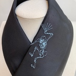 絽　夏　刺繍半衿  Dancing Skeleton 暁斎 踊る骸骨さんリバース　黒　 洗えるガイコツハロウィン着物和装メンズ