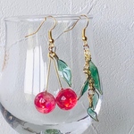 レジン　さくらんぼのピアス　イヤリング