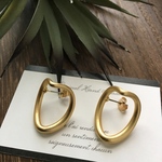 deformed hoop mat gold pierce