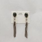 ラブラドライト × シルバータッセルピアス