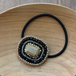 【m-0524様専用】ベージュ＆ブラックカラーのビーズ刺繍ヘアゴム