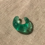 イヤカフ エメラルドグリーン　気泡