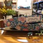 ご予約品　YUWA花柄・カメラストラップ（アンティークブルー系）