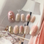 ニュアンスピンクベージュのシェルフラワーネイル♡