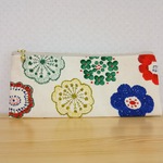 フラットペンケース(刺繍風フラワー)
