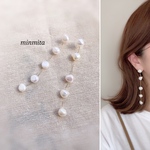 ✴︎再×4販売！✴︎淡水パール5pが揺れるロングピアス