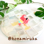 オウムのピンバッチ