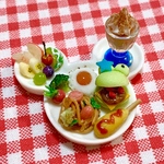 お知らせ📣ミニチュア🍴お子様ランチ🐸カエルパンバーガー