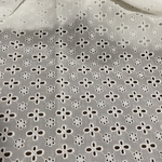 送料無料／カットワーク綿レース花刺繍生地・マスク綿レース生地　巾1.3m長50cm D D