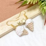 ❣️SALE❣️ ☆No.8☆【再販】編みミニチュアアイスクリーム《バニラ》と星のピアス　