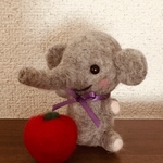 羊毛　紫リボンのゾウさん