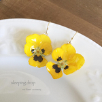 happy yellow フックピアス