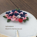 ★再販★ビオラ＆てんとう虫のバレッタ（小）ピンク白紺