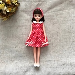 リカちゃん服　赤ドットのワンピースコーデ