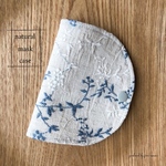 【ラスト１☘】大きめ　コットンリネン　刺繍　ナチュラルマスクケース（マスク仮置き）