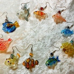 空洞レジン : 小さなお魚たちの立体ピアス